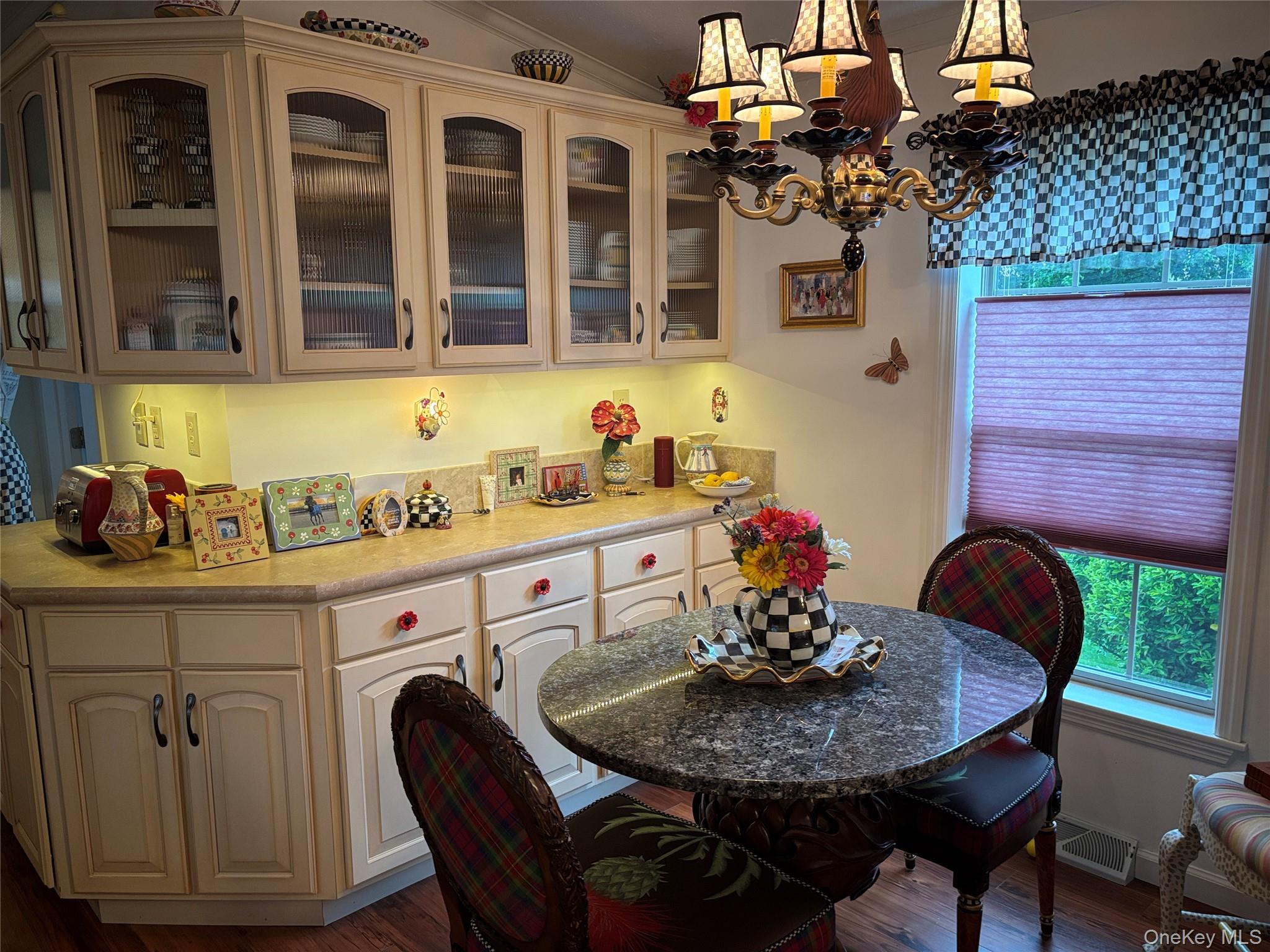 Single Family Old Country  Suffolk County, NY 11901, MLS-996179-7