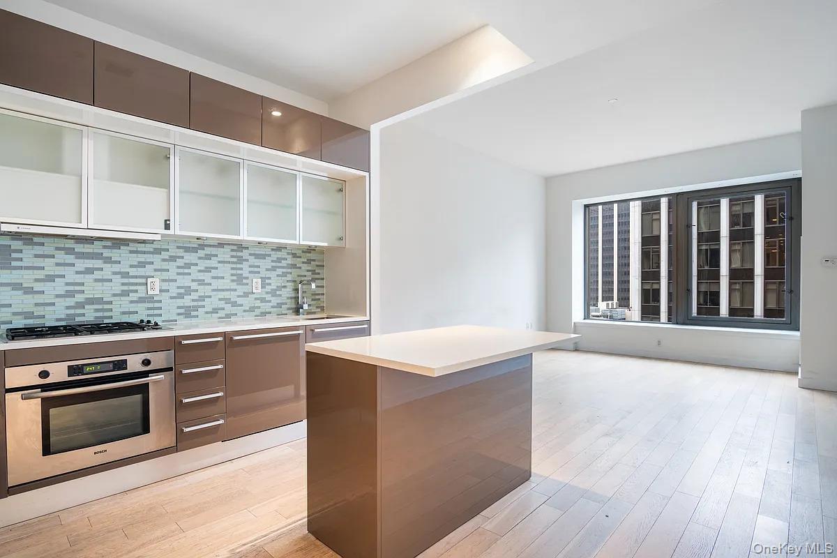 Condo Wall  Manhattan, NY 10005, MLS-996228-2