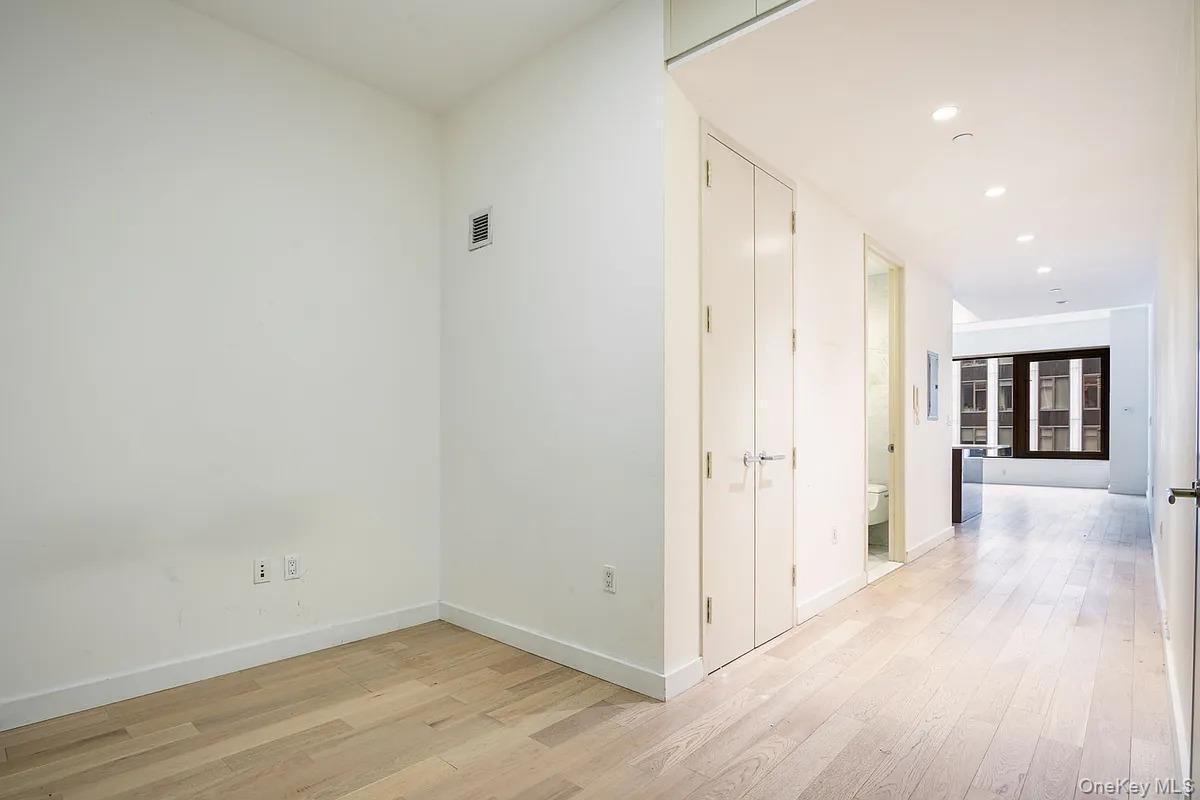 Condo Wall  Manhattan, NY 10005, MLS-996228-5
