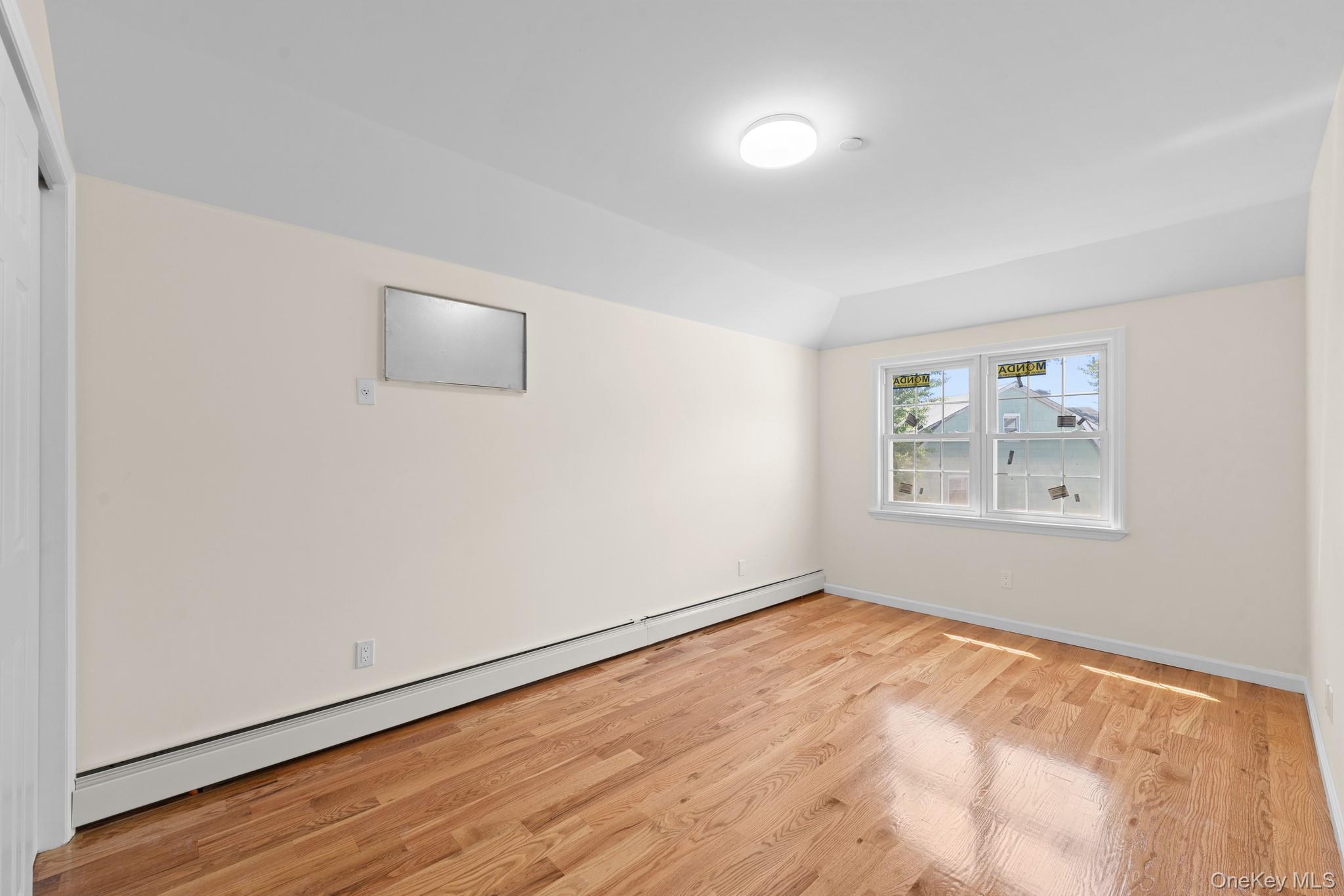 Single Family Newburg St Queens, NY 11412, MLS-996230-11