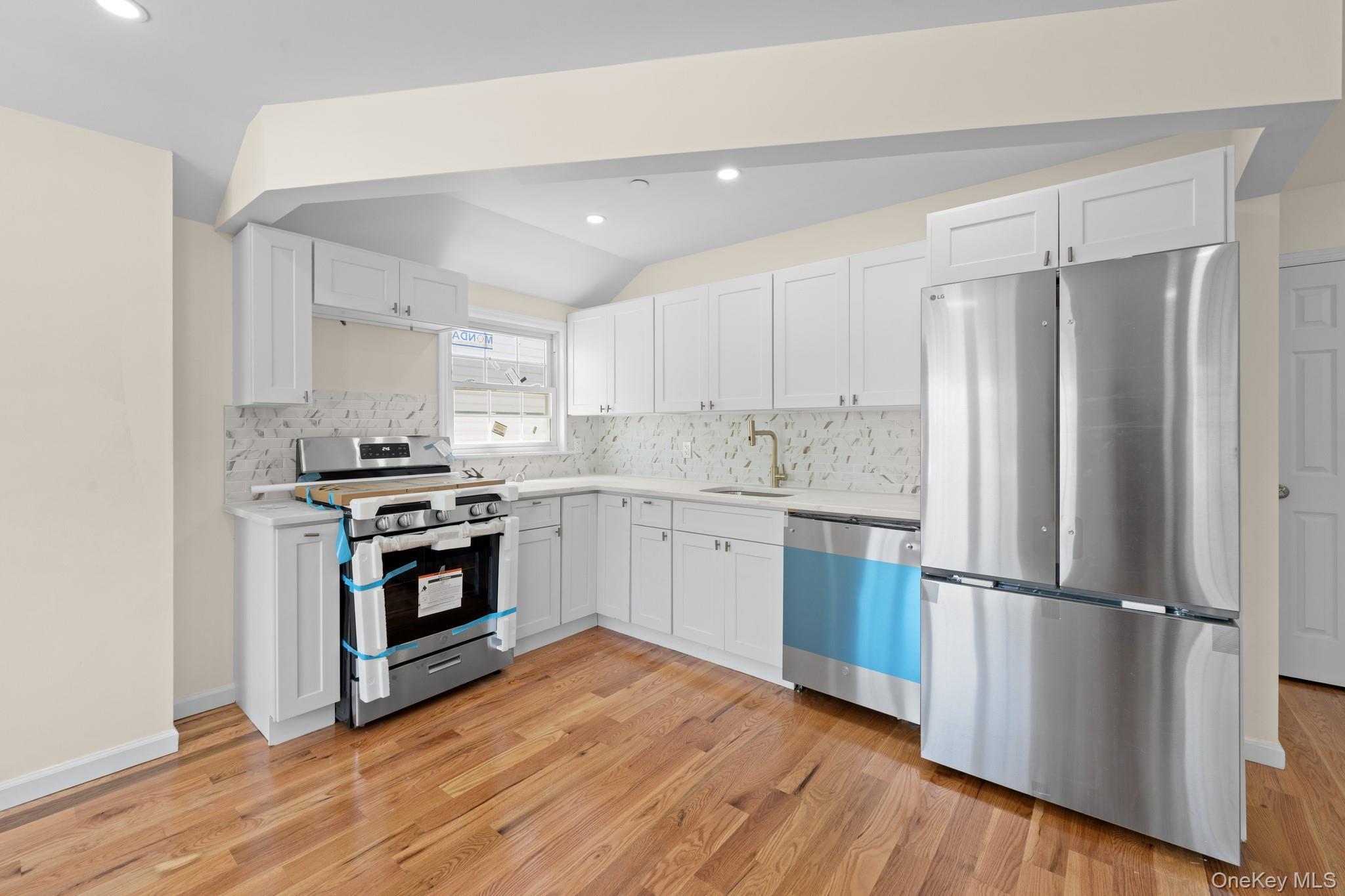 Single Family Newburg St Queens, NY 11412, MLS-996230-9