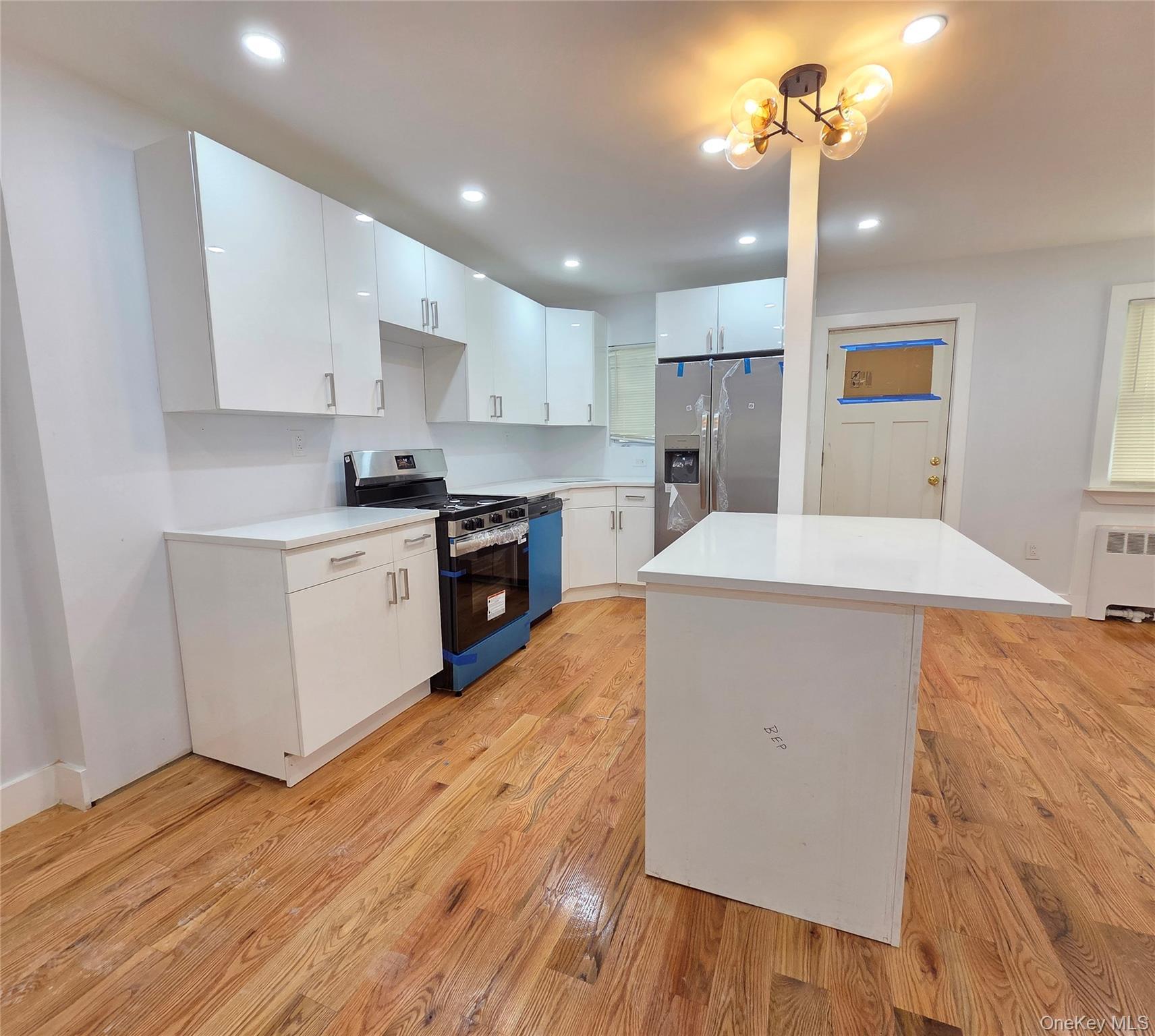 Single Family Grace  Bronx, NY 10466, MLS-996292-4