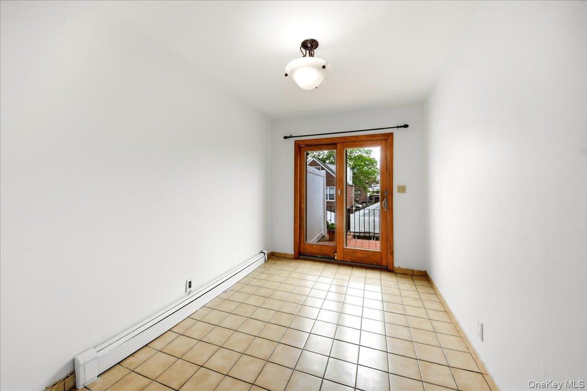 Single Family Laconia Bronx, NY 10469, MLS-996384-7