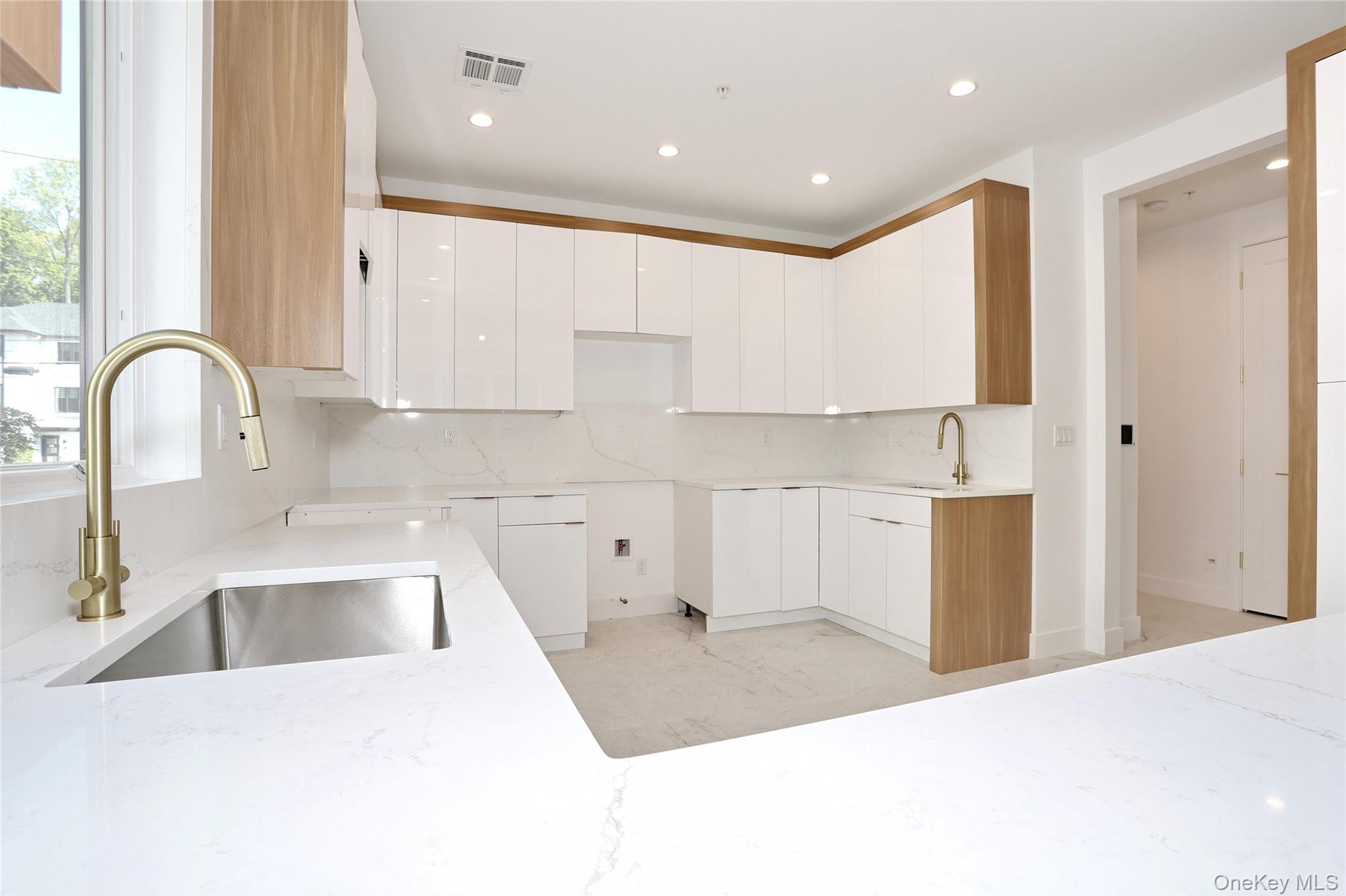 Condo Hopal Rockland County, NY 10952, MLS-996404-13