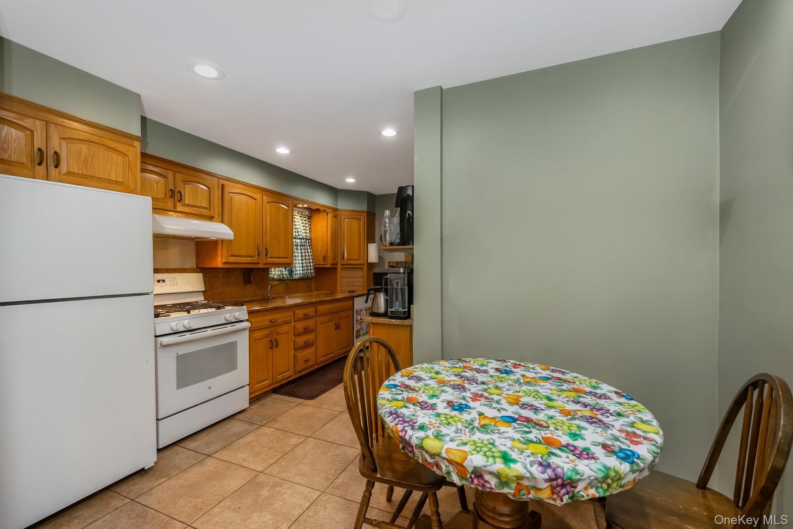 Single Family Commonwealth Queens, NY 11426, MLS-996435-10