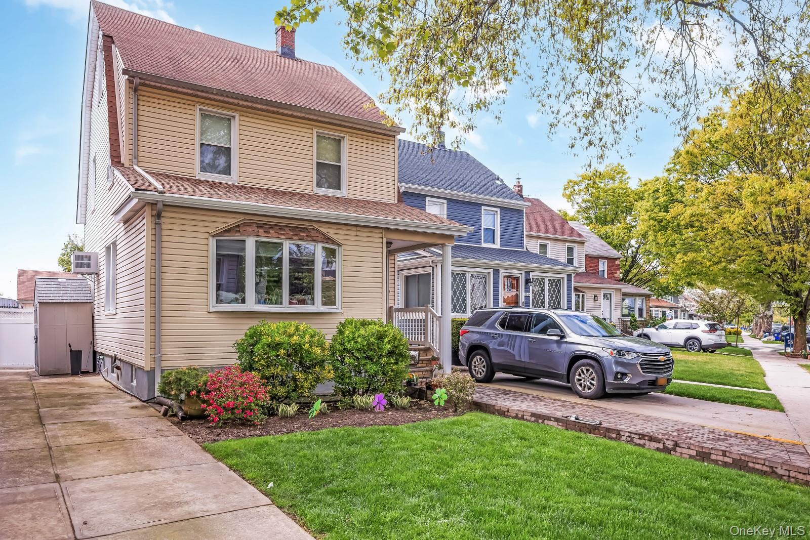 Single Family Commonwealth Queens, NY 11426, MLS-996435-2