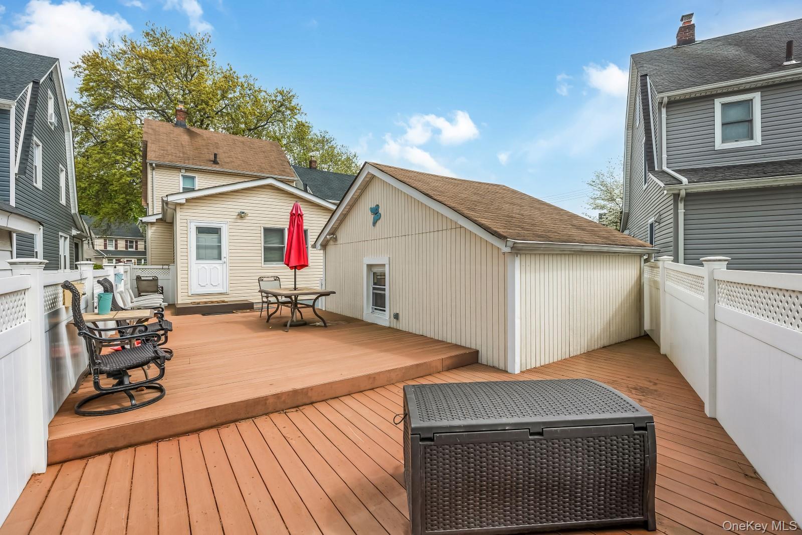 Single Family Commonwealth Queens, NY 11426, MLS-996435-30