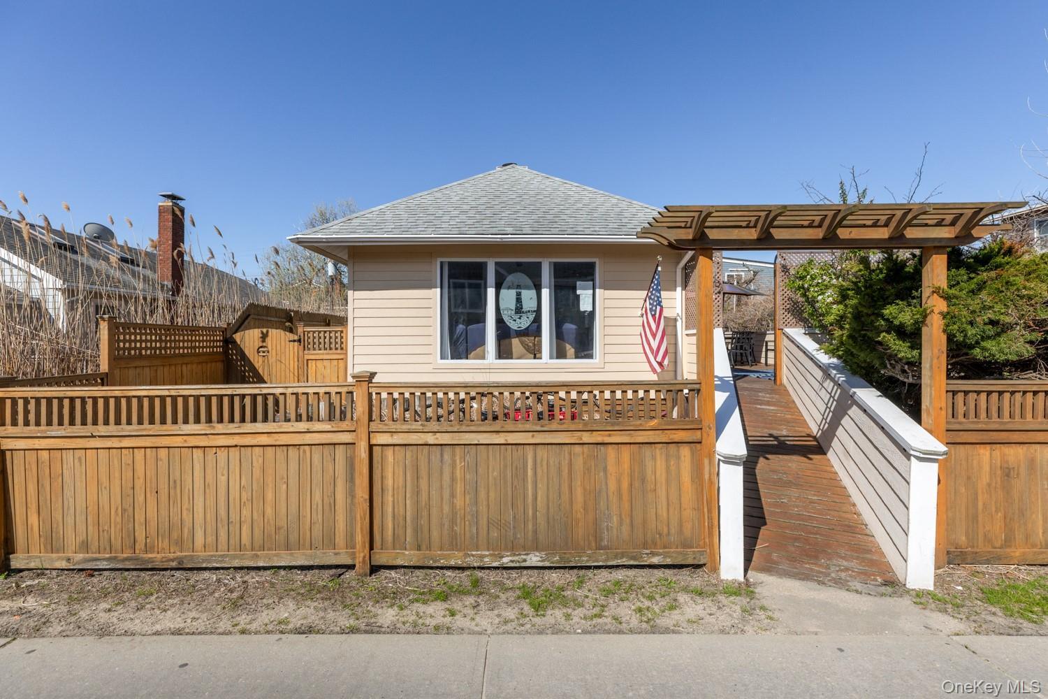 Single Family Bayberry Walk  Suffolk County, NY 11770, MLS-996463-29