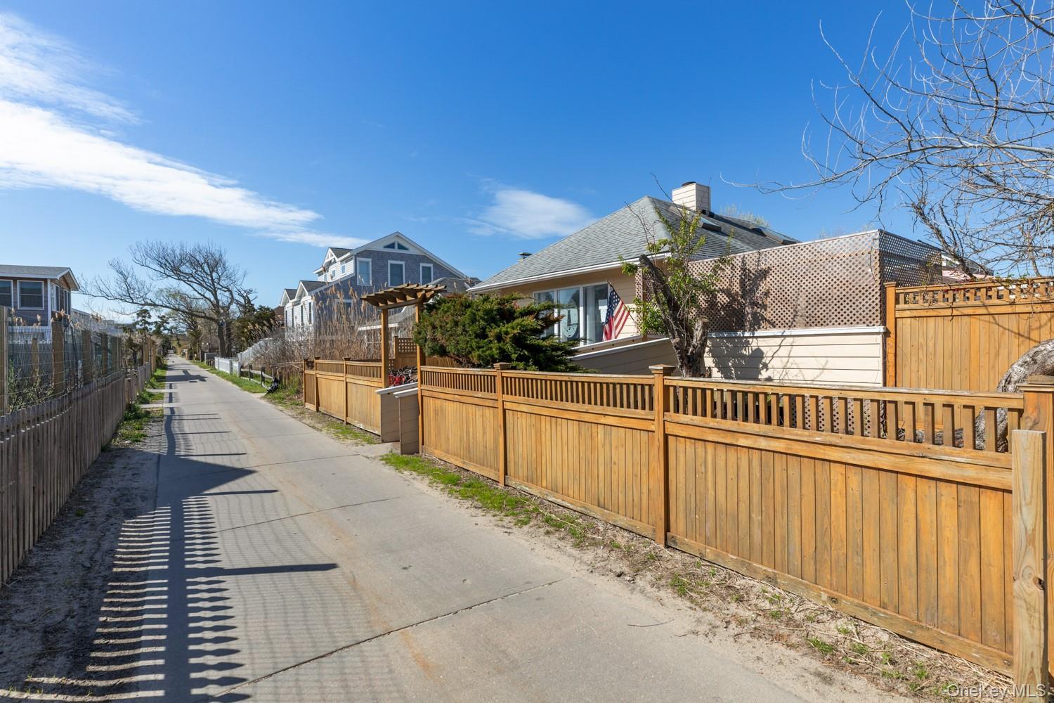 Single Family Bayberry Walk  Suffolk County, NY 11770, MLS-996463-31