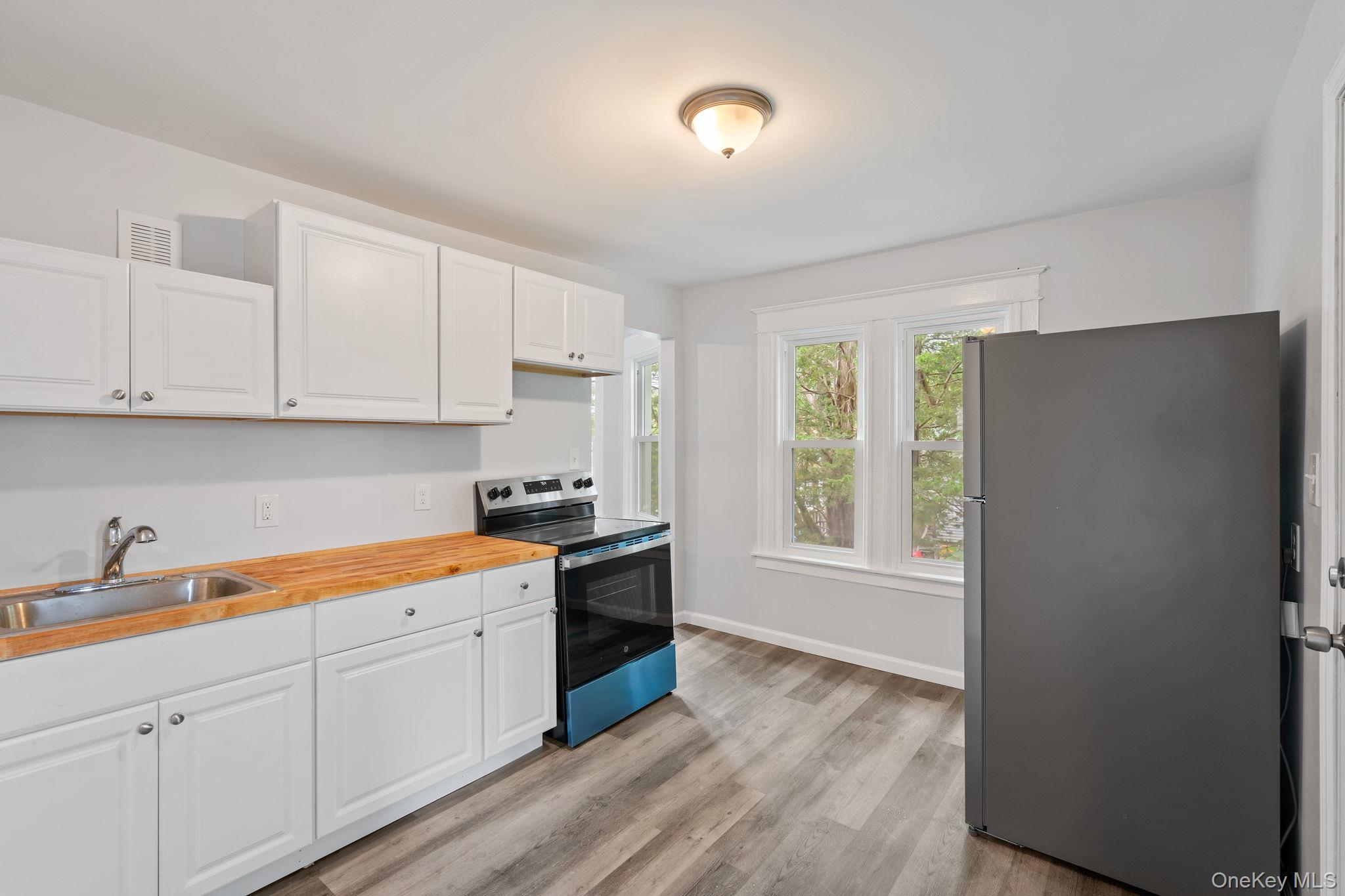 Single Family Lent Street Dutchess County, NY 12601, MLS-996464-27