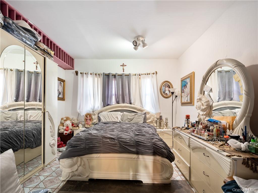 Single Family Commonwealth  Bronx, NY 10472, MLS-996477-10