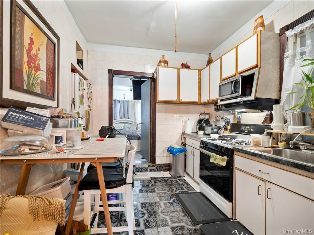 Single Family Commonwealth  Bronx, NY 10472, MLS-996477-11