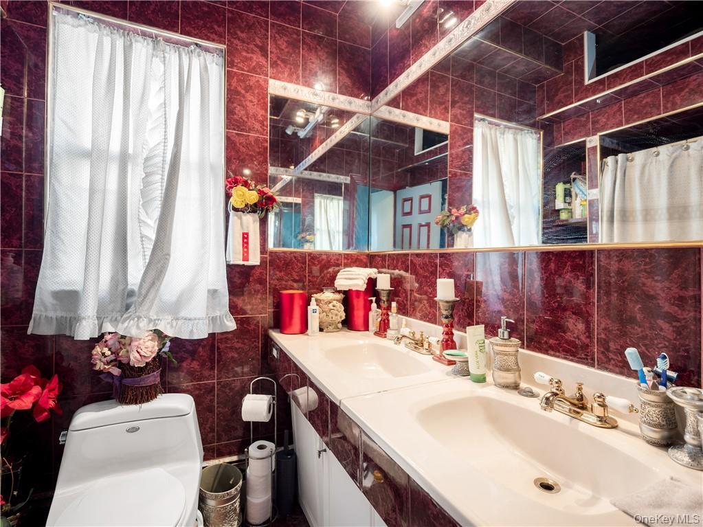 Single Family Commonwealth  Bronx, NY 10472, MLS-996477-13