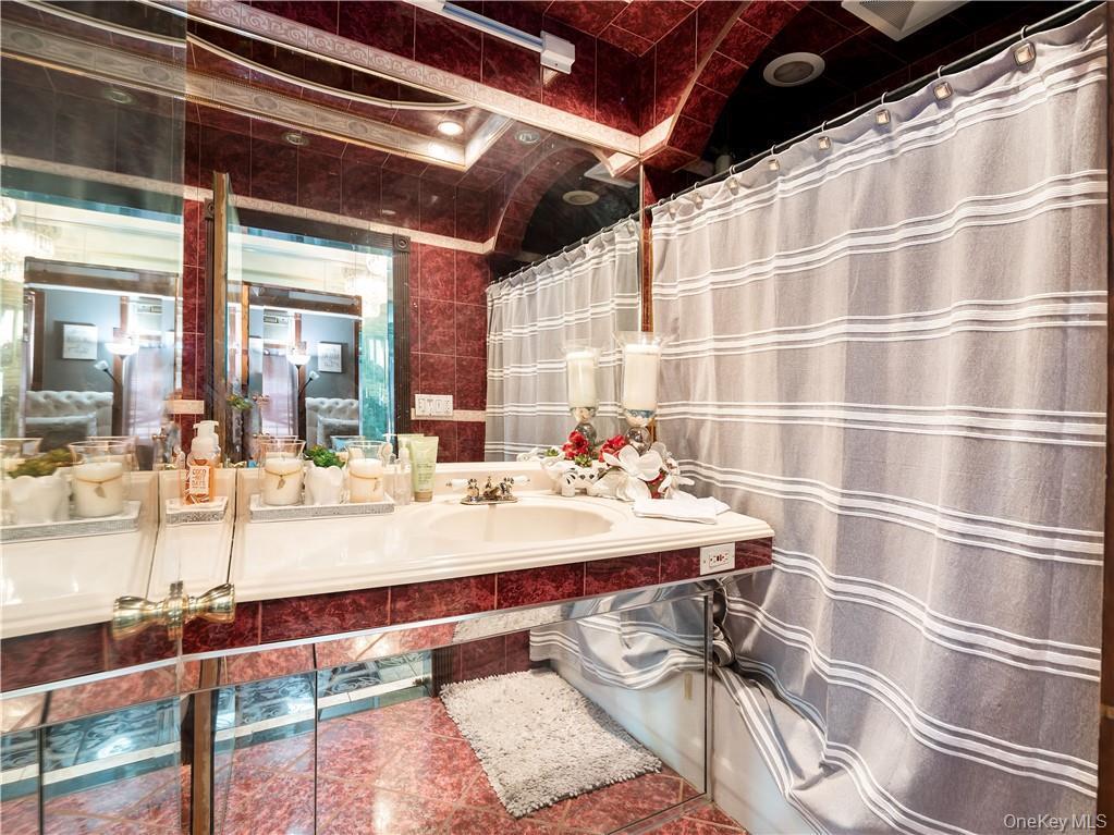 Single Family Commonwealth  Bronx, NY 10472, MLS-996477-15