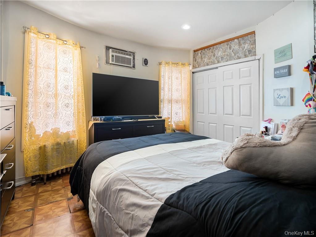Single Family Commonwealth  Bronx, NY 10472, MLS-996477-7