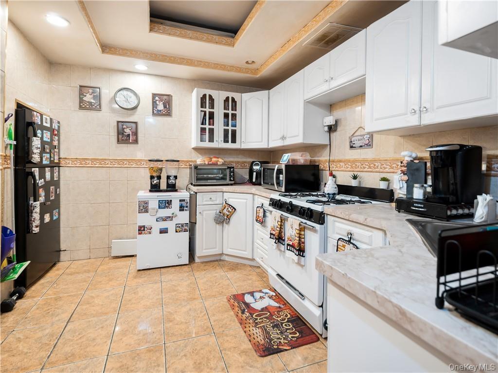 Single Family Commonwealth  Bronx, NY 10472, MLS-996477-8