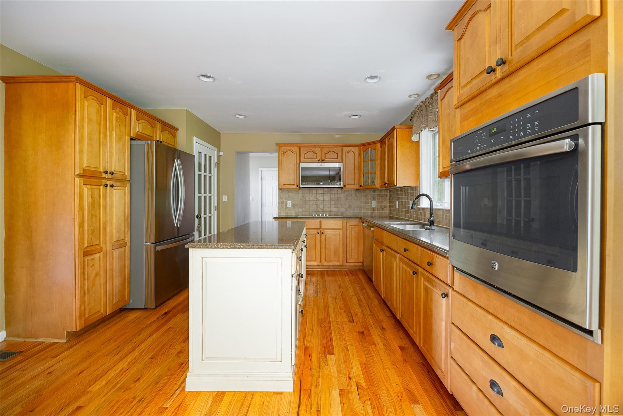 Single Family Rockledge Drive Dutchess County, NY 12569, MLS-996478-4