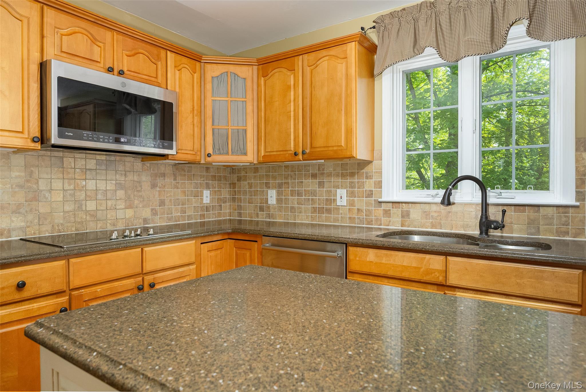 Single Family Rockledge Drive Dutchess County, NY 12569, MLS-996478-5