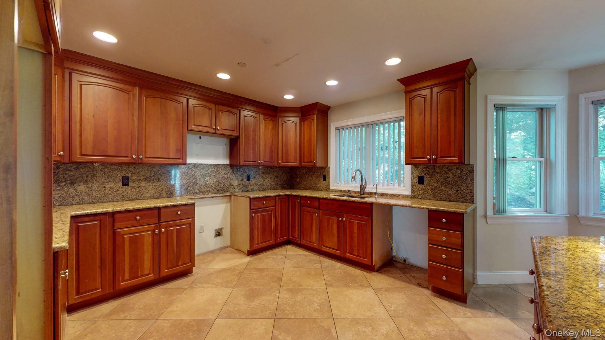Single Family Glenwood Road Westchester County, NY 10528, MLS-996499-15