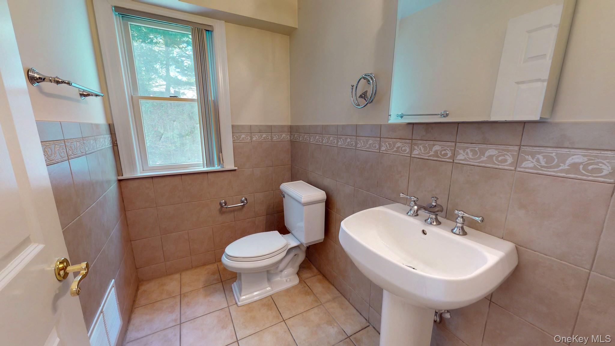 Single Family Glenwood Road Westchester County, NY 10528, MLS-996499-19