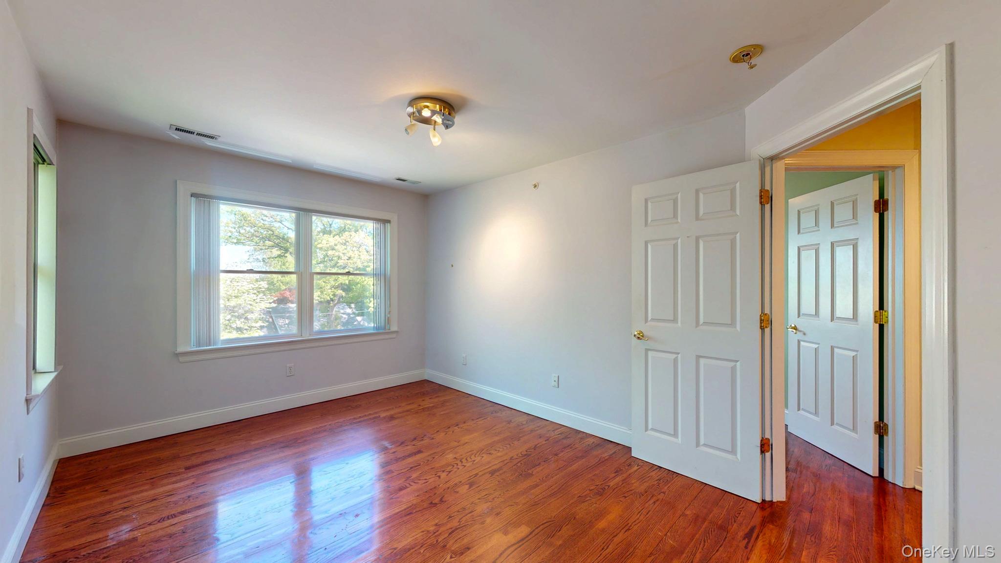 Single Family Glenwood Road Westchester County, NY 10528, MLS-996499-37