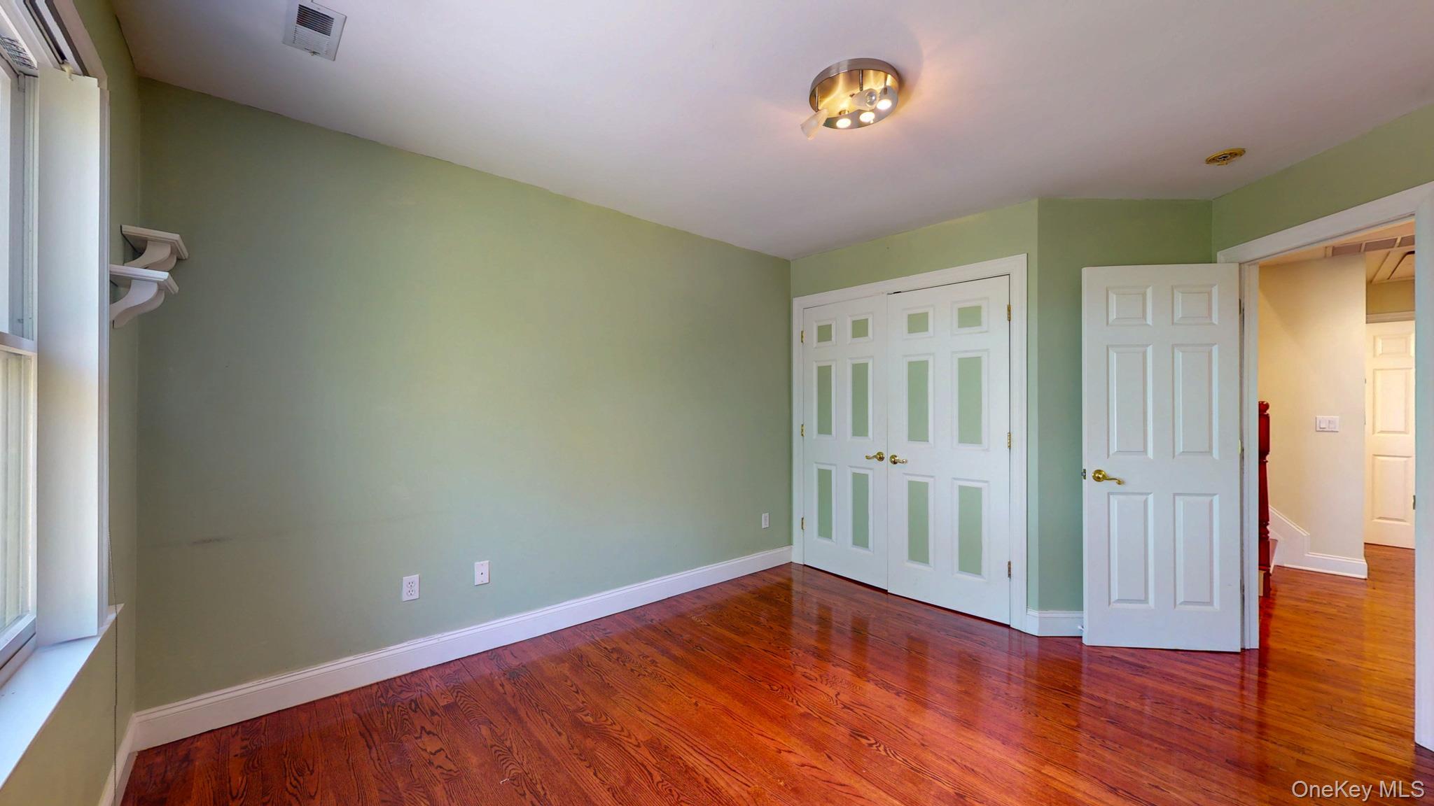 Single Family Glenwood Road Westchester County, NY 10528, MLS-996499-40