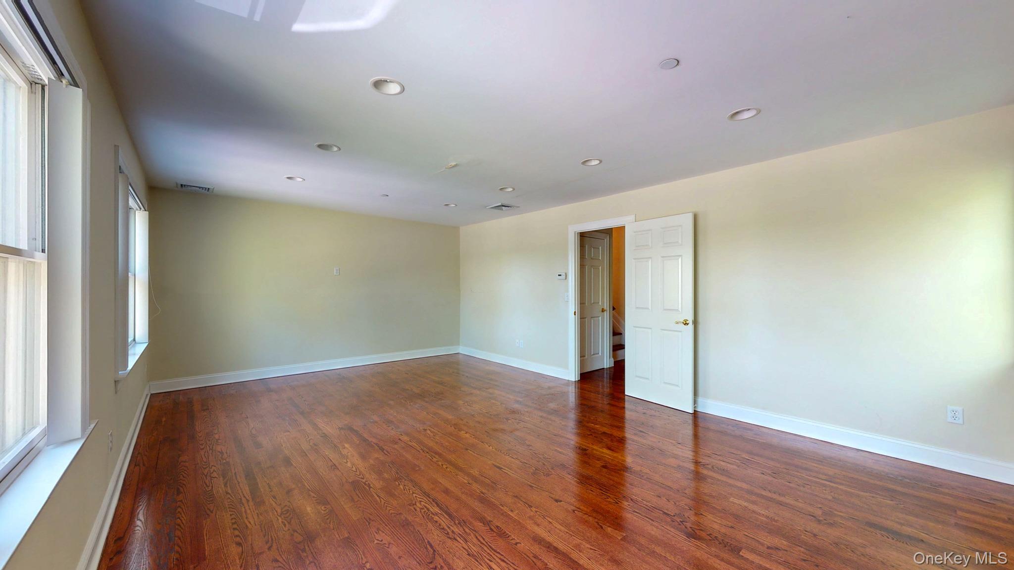 Single Family Glenwood Road Westchester County, NY 10528, MLS-996499-44
