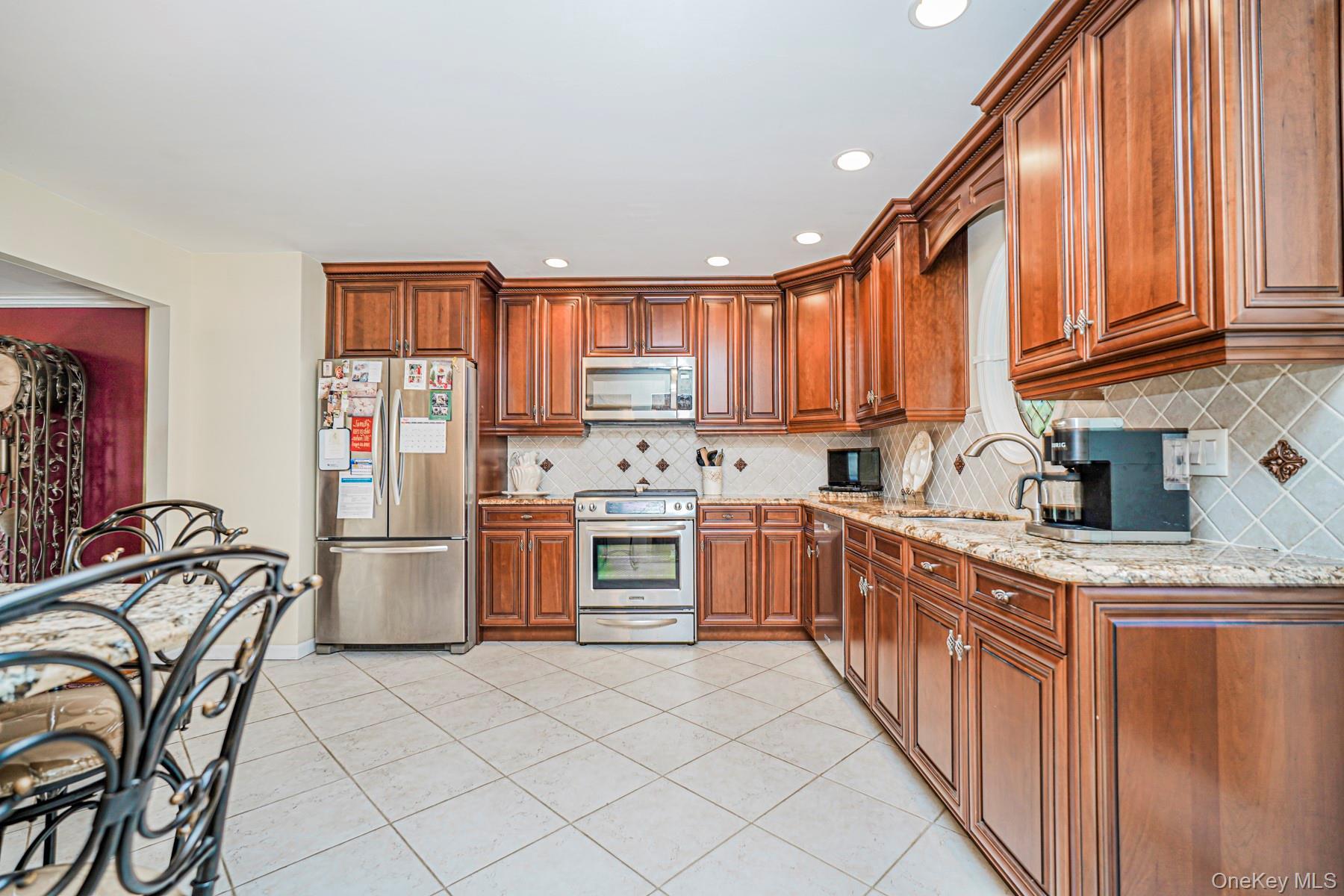 Single Family Drum  Staten Island, NY 10309, MLS-996506-10