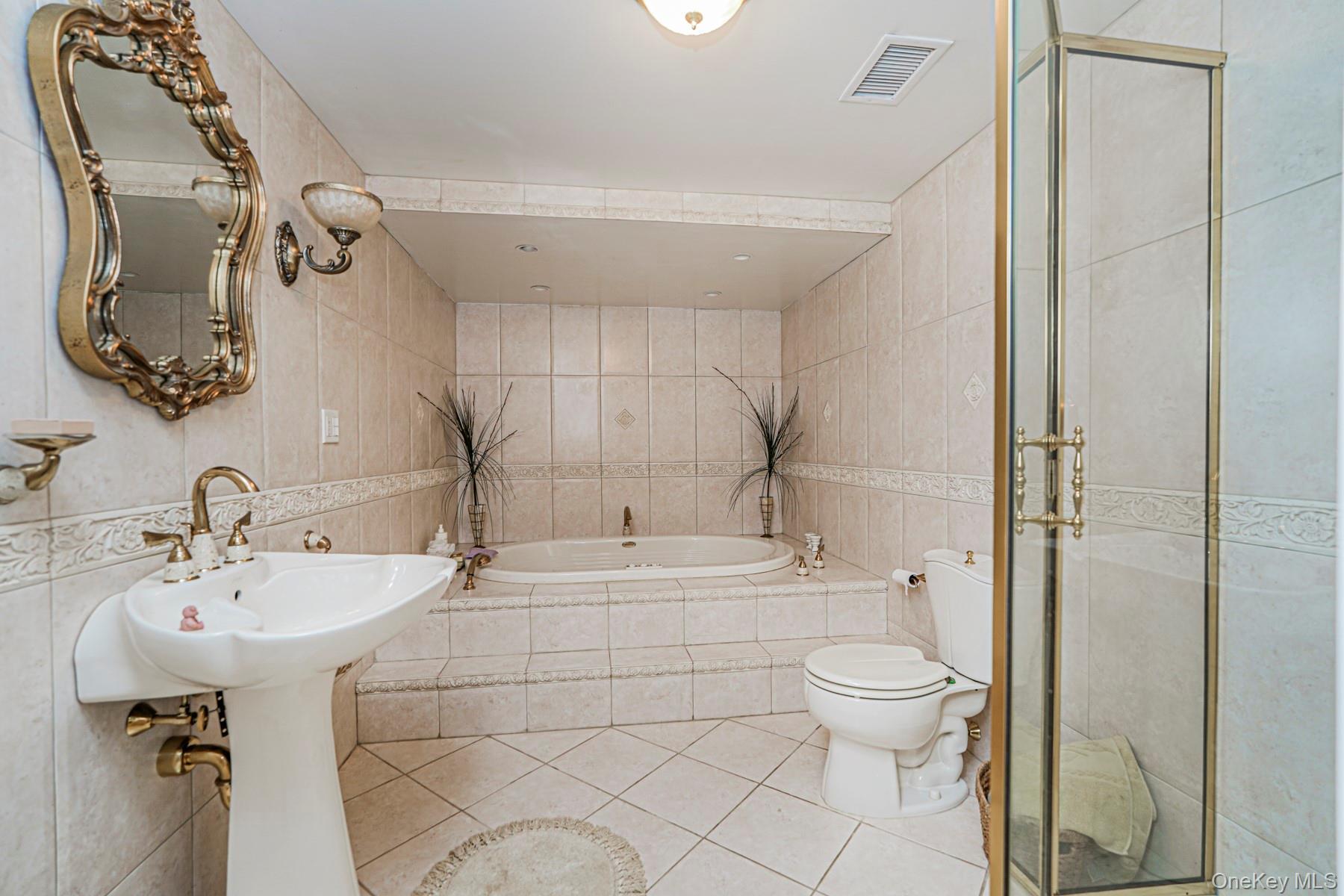 Single Family Drum  Staten Island, NY 10309, MLS-996506-25