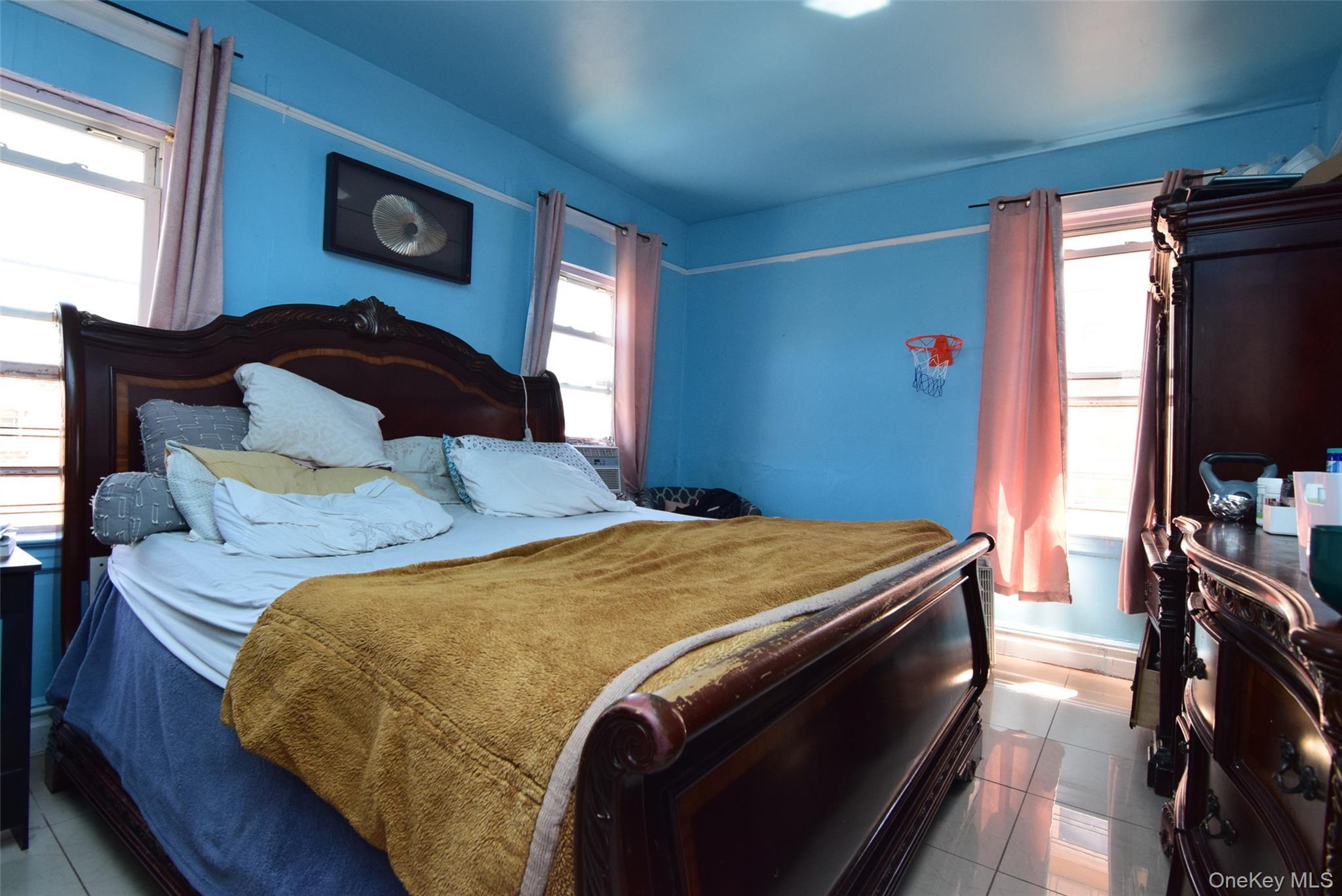 Single Family Edson Bronx, NY 10466, MLS-996537-32