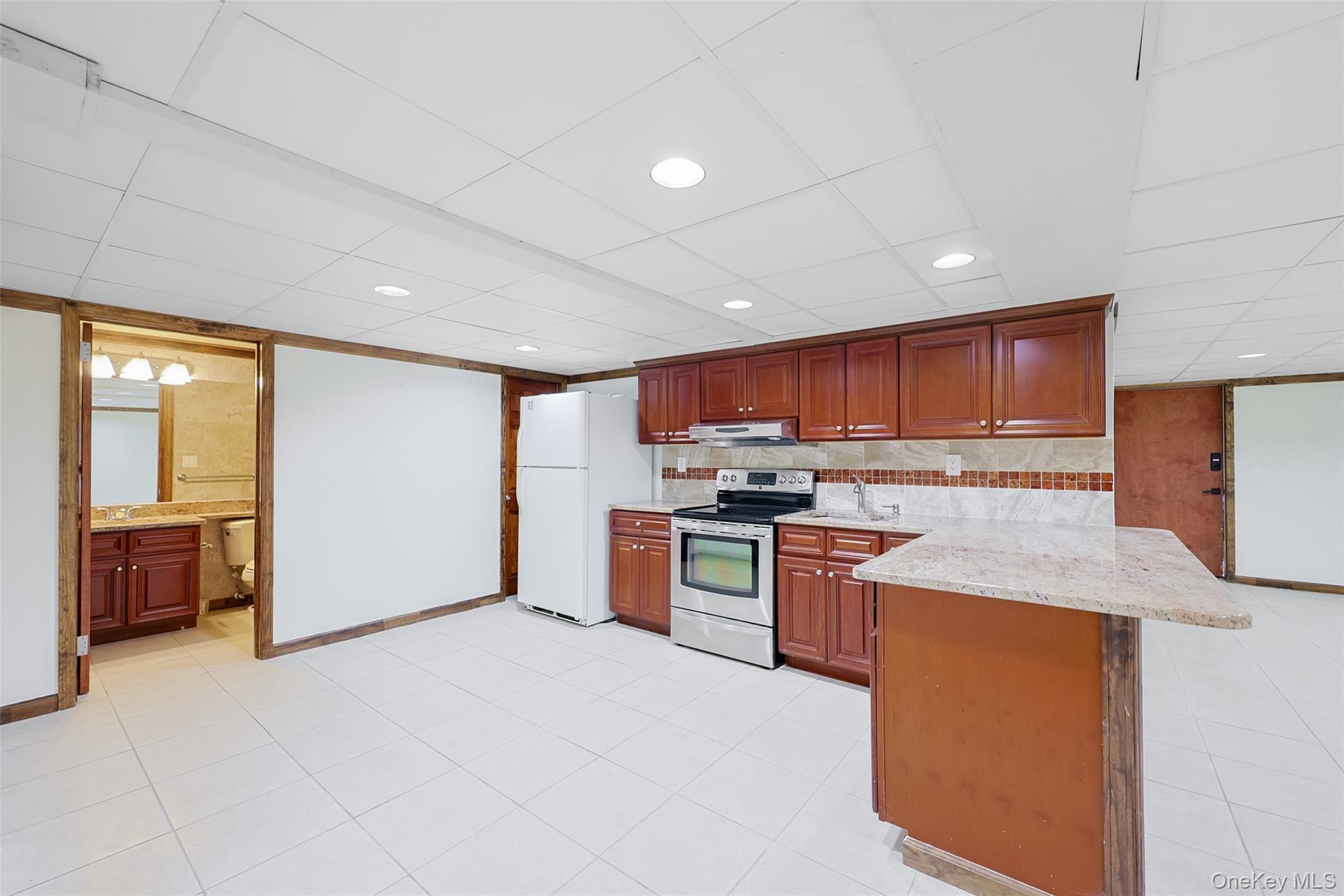 Single Family Sander Court  Suffolk County, NY 11953, MLS-996574-25