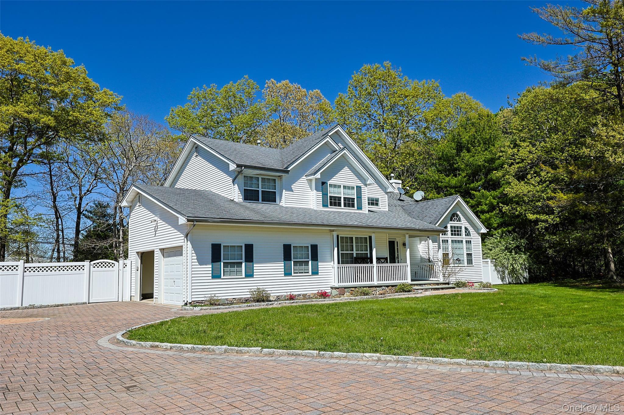 Single Family Sander Court  Suffolk County, NY 11953, MLS-996574-38