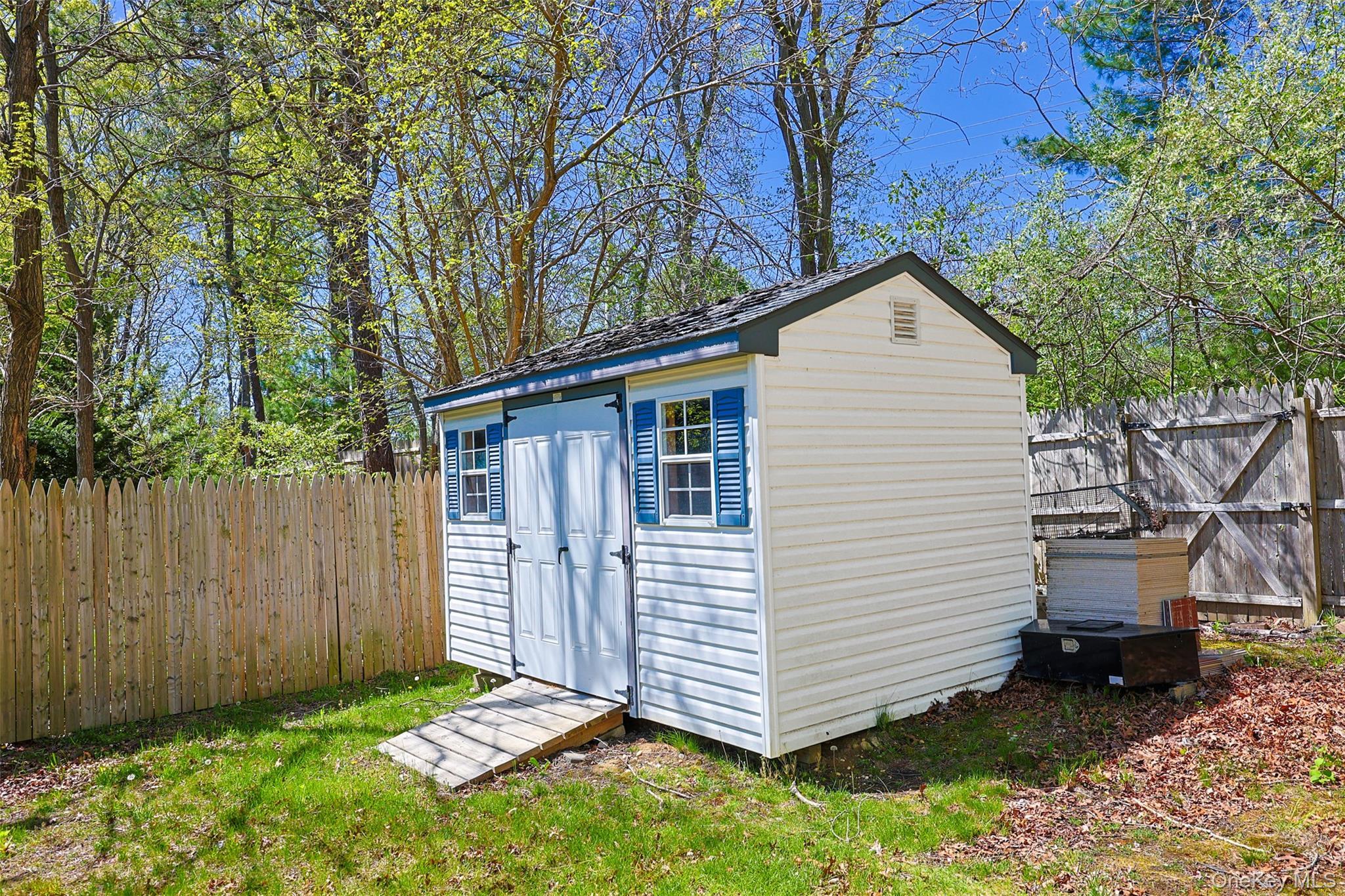Single Family Sander Court  Suffolk County, NY 11953, MLS-996574-40
