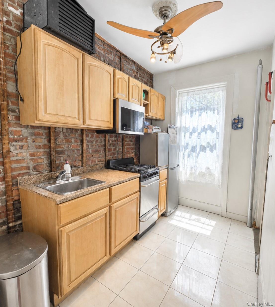 Single Family Quincy Street Brooklyn, NY 11221, MLS-996601-16