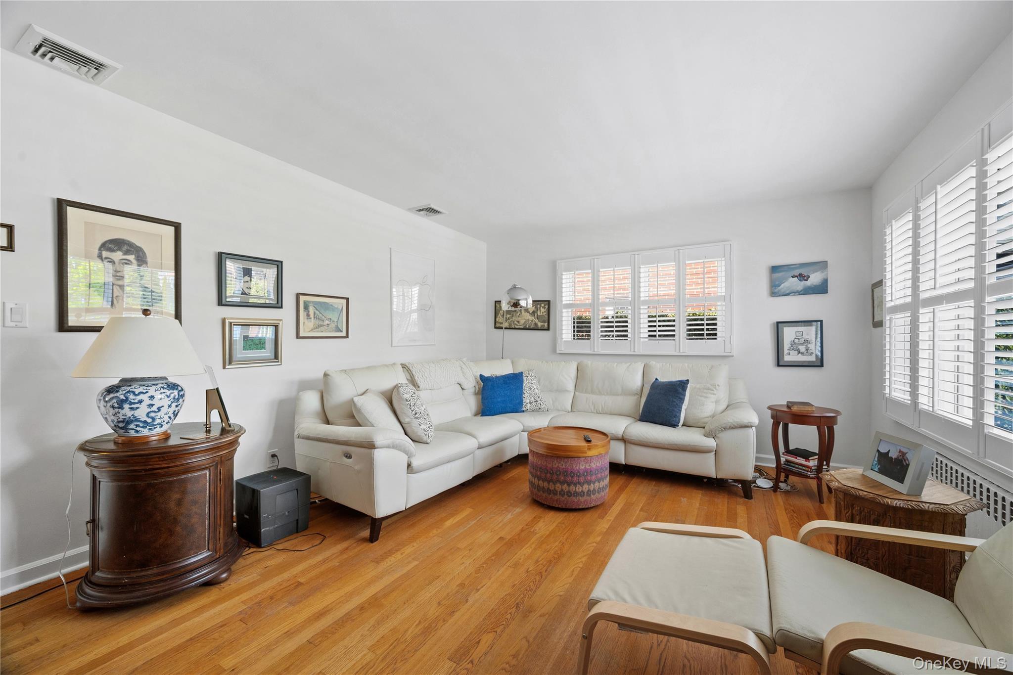Single Family Devon  Staten Island, NY 10301, MLS-996615-2