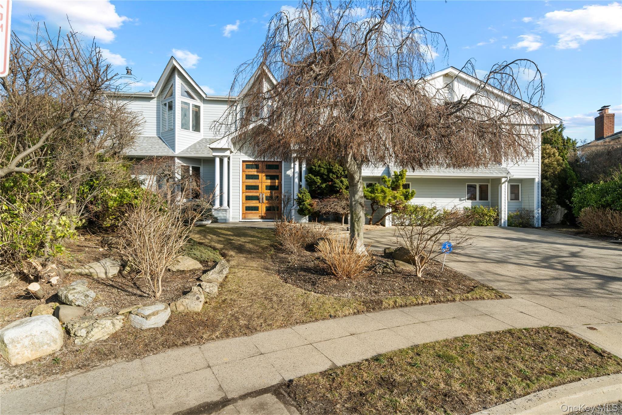 Single Family Bay Nassau County, NY 11509, MLS-996643-23
