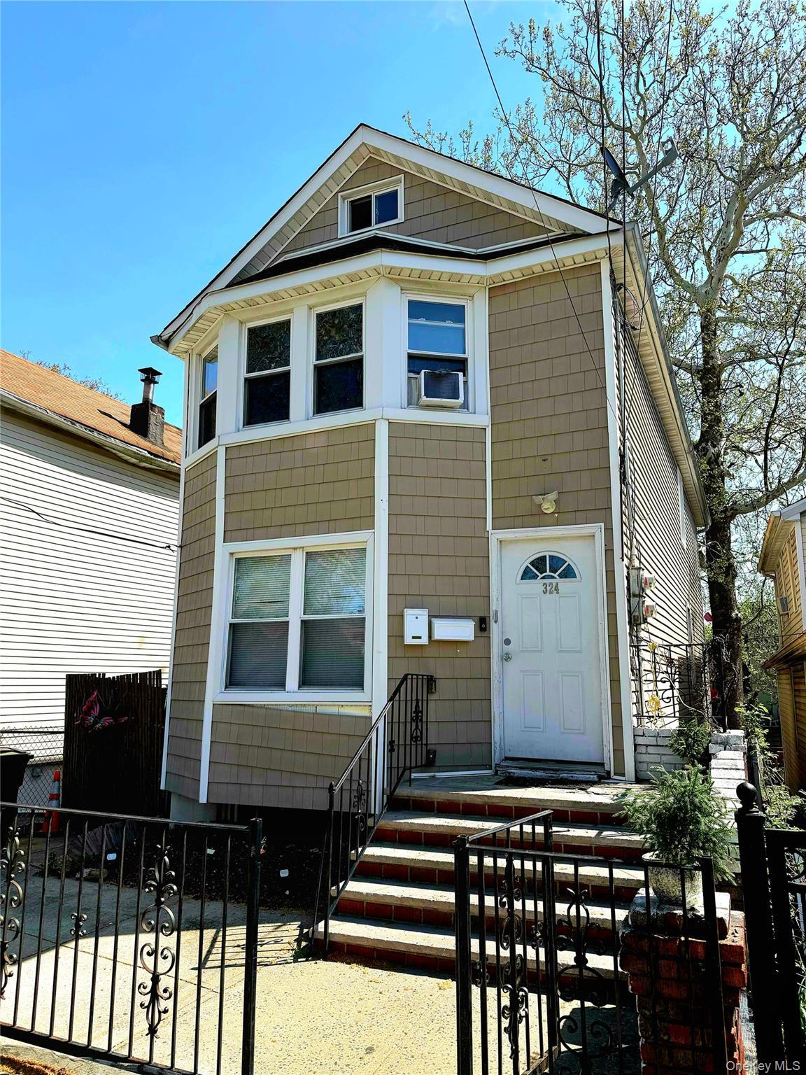Single Family Underhill Ave Bronx, NY 10473, MLS-996665-2
