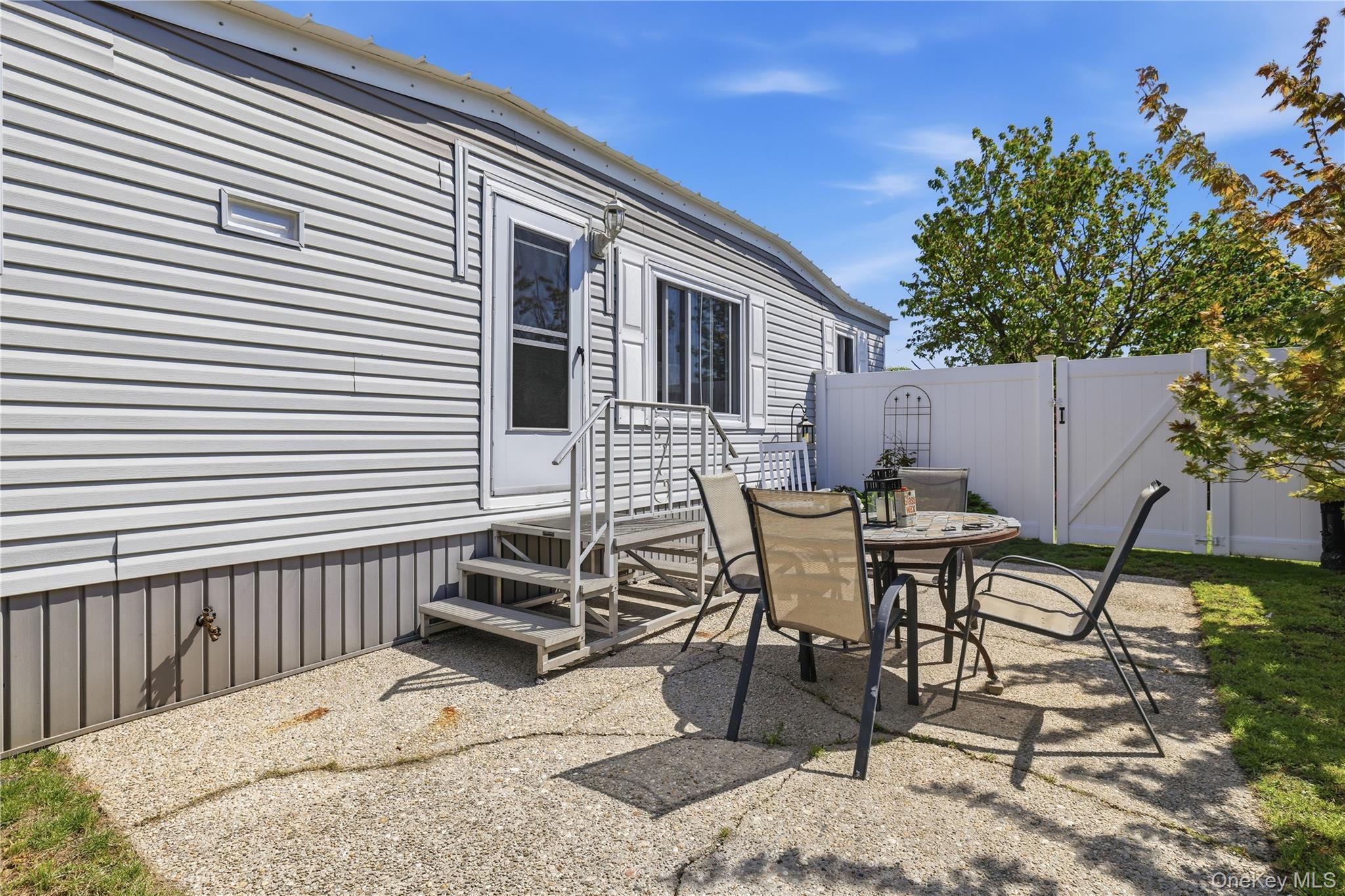 Single Family Sunflower  Suffolk County, NY 11716, MLS-996666-13