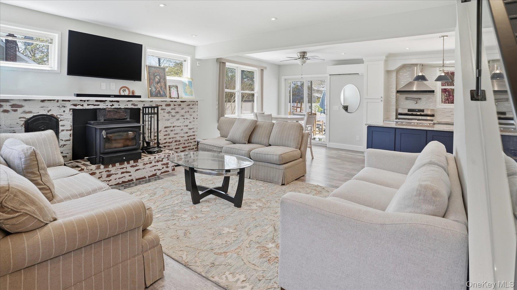 Single Family Washington Drive  Suffolk County, NY 11951, MLS-996753-10