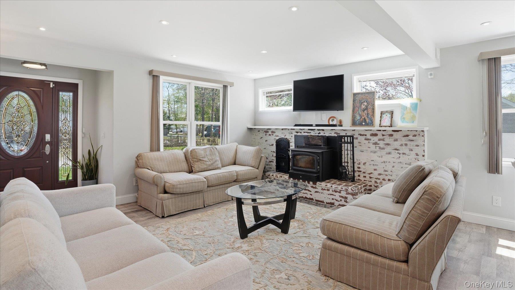 Single Family Washington Drive  Suffolk County, NY 11951, MLS-996753-12