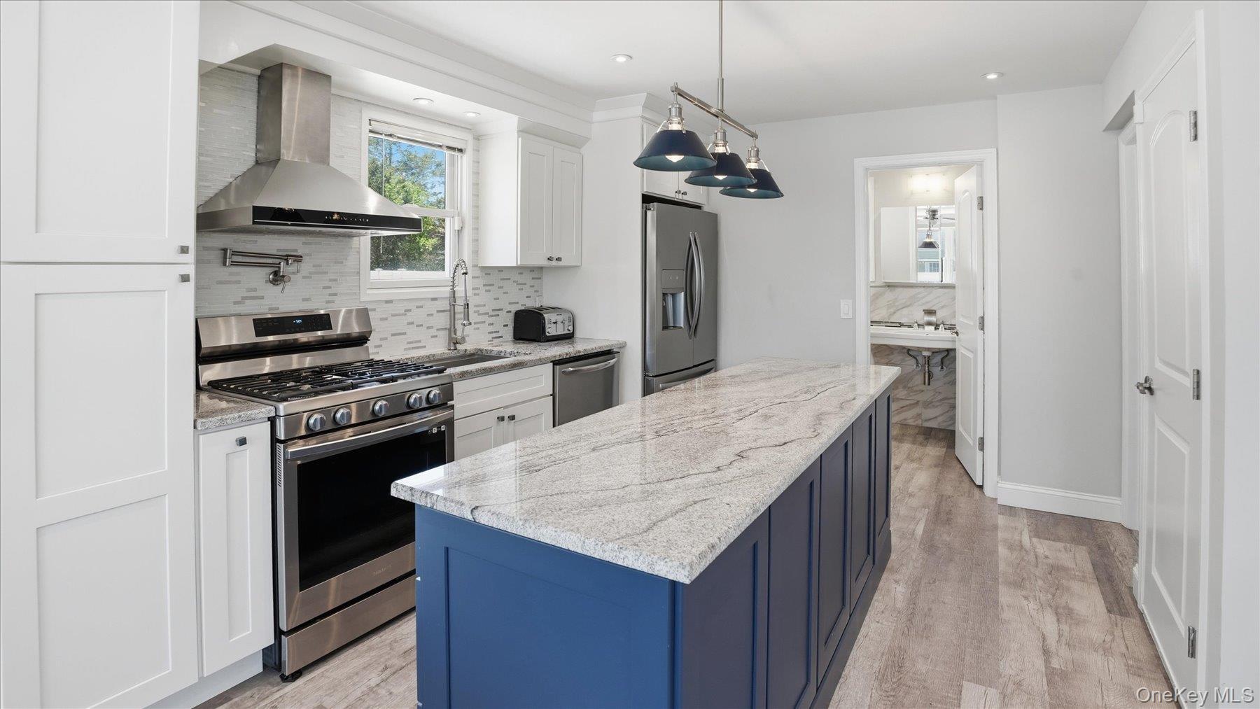 Single Family Washington Drive  Suffolk County, NY 11951, MLS-996753-14