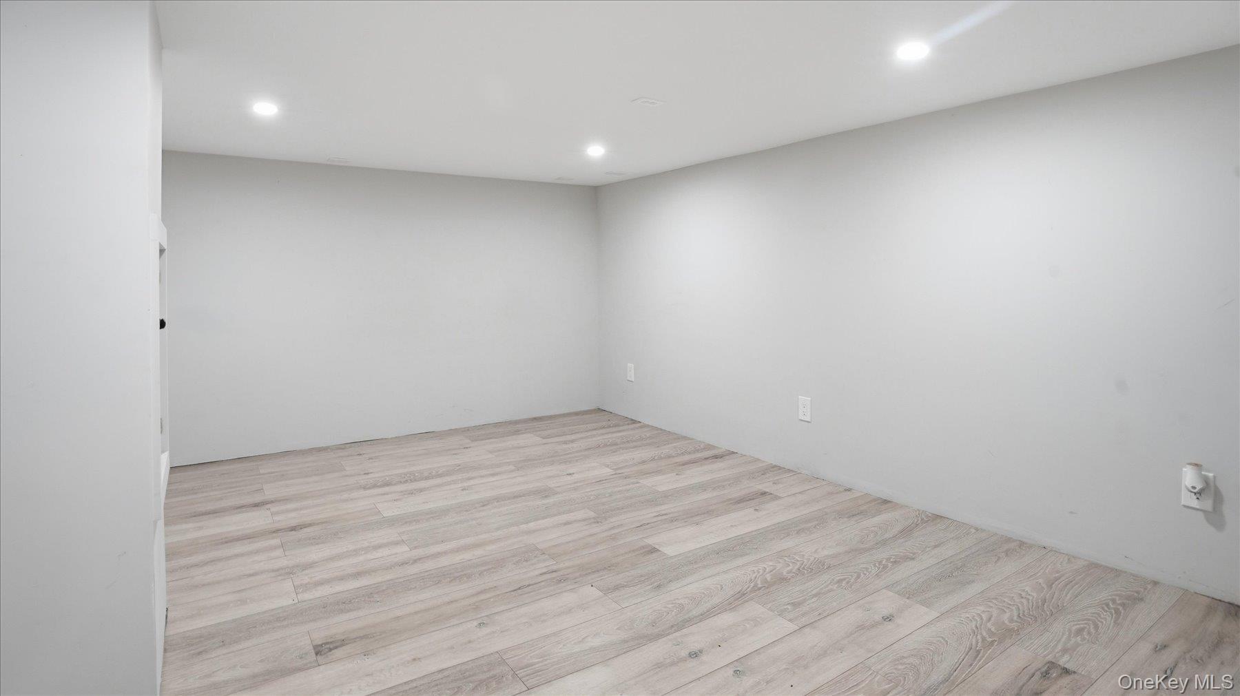 Single Family Washington Drive  Suffolk County, NY 11951, MLS-996753-24