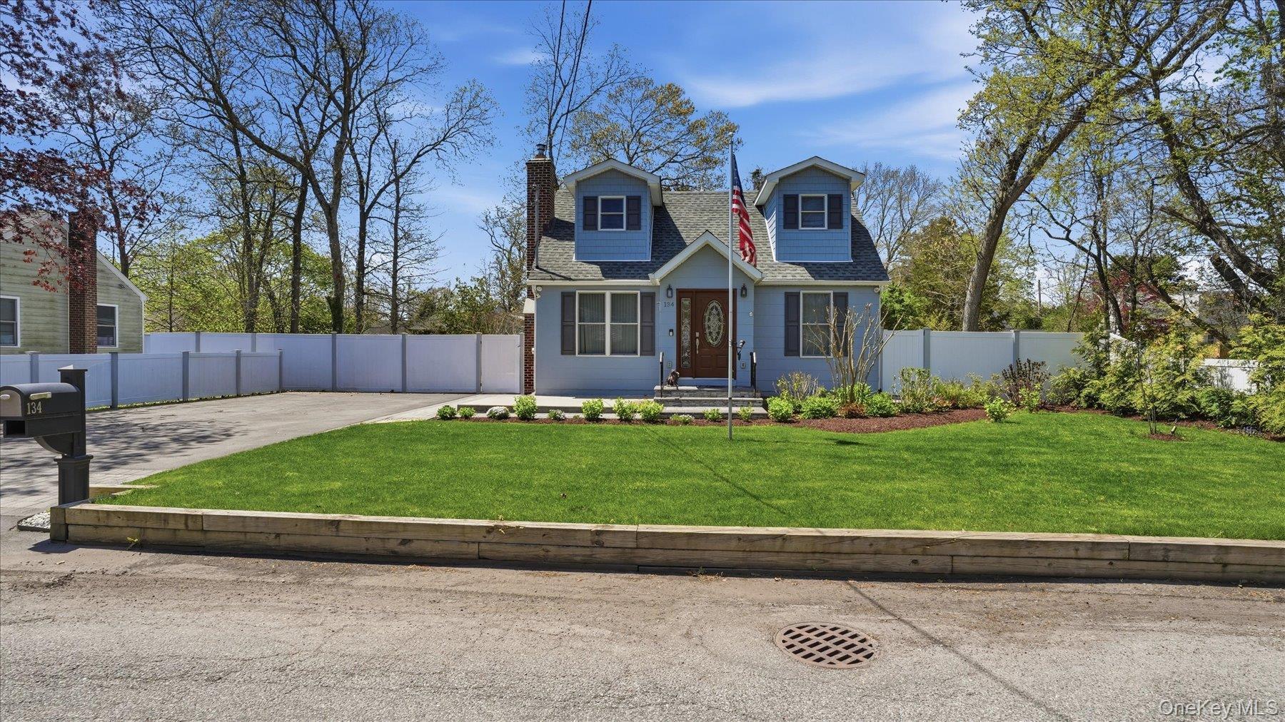 Single Family Washington Drive  Suffolk County, NY 11951, MLS-996753-7