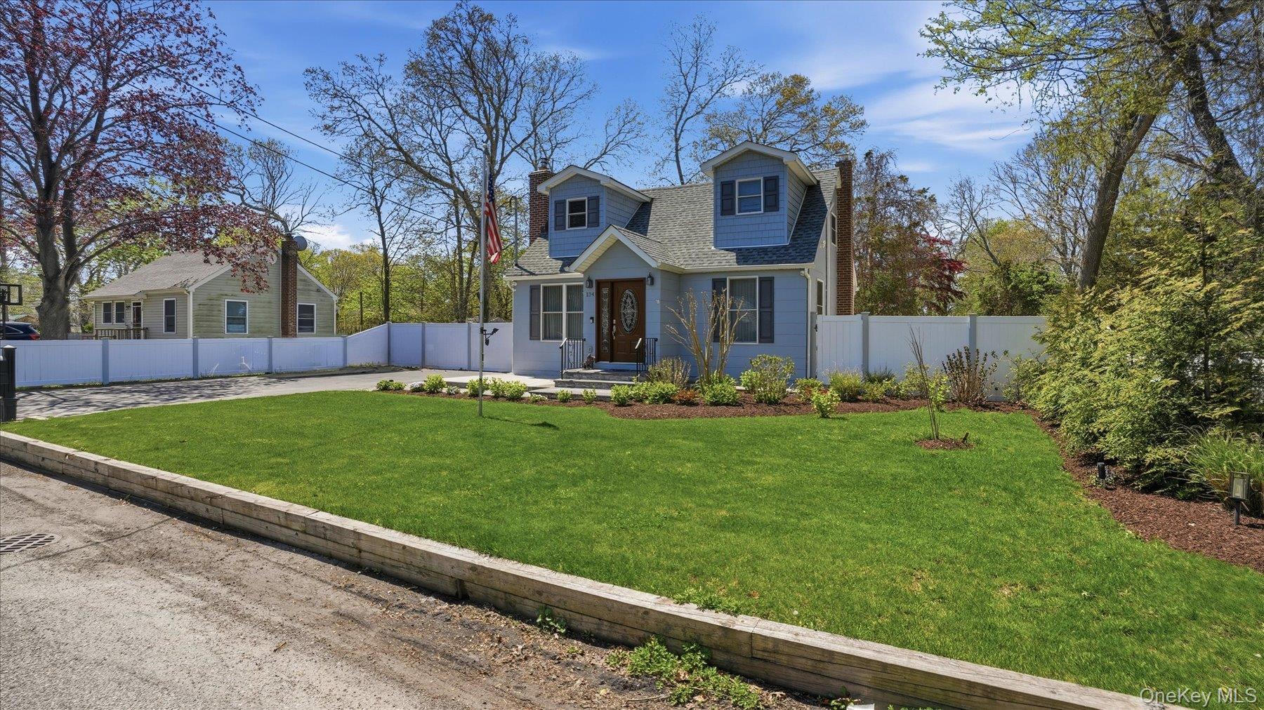 Single Family Washington Drive  Suffolk County, NY 11951, MLS-996753-8