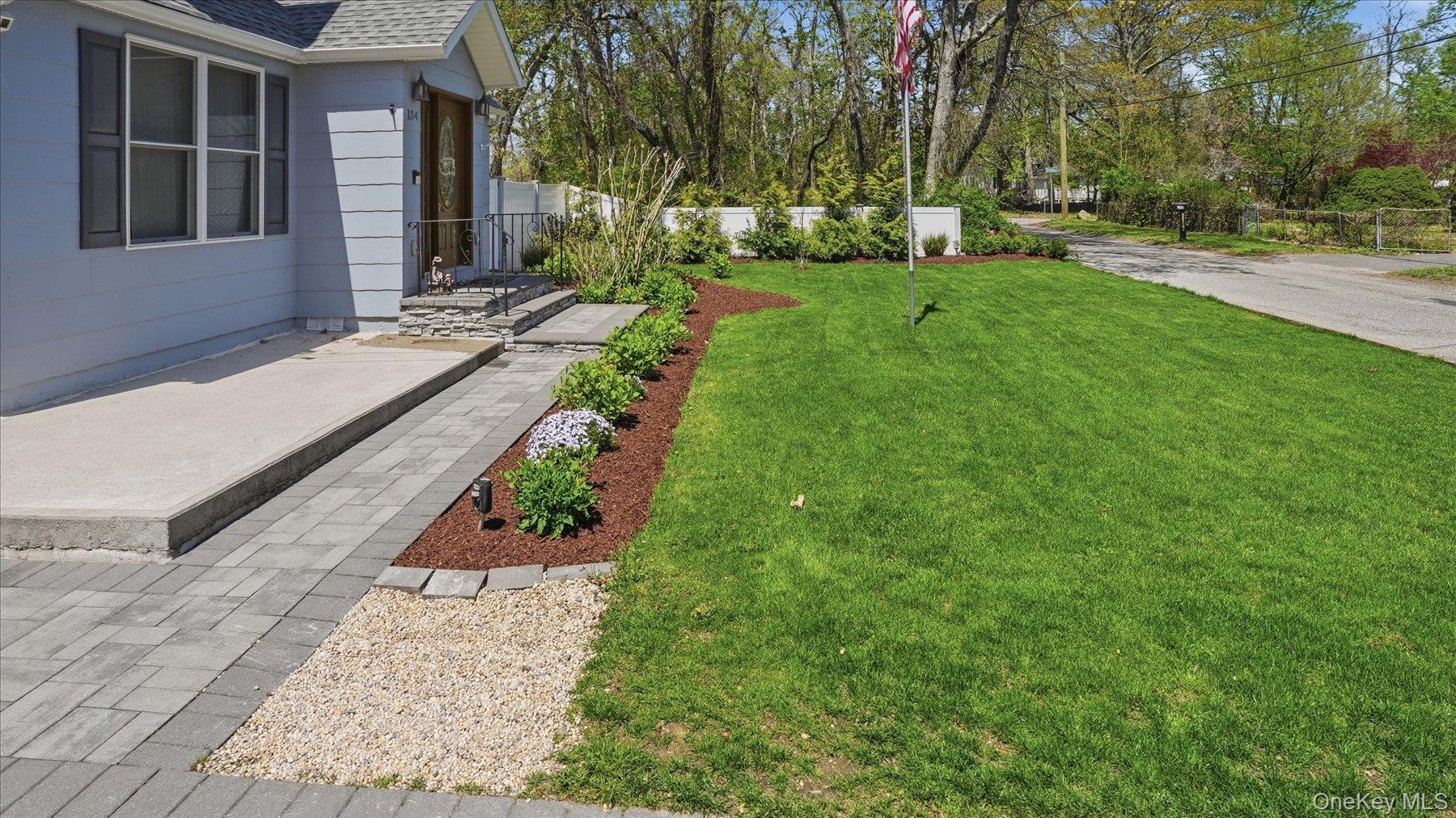 Single Family Washington Drive  Suffolk County, NY 11951, MLS-996753-9