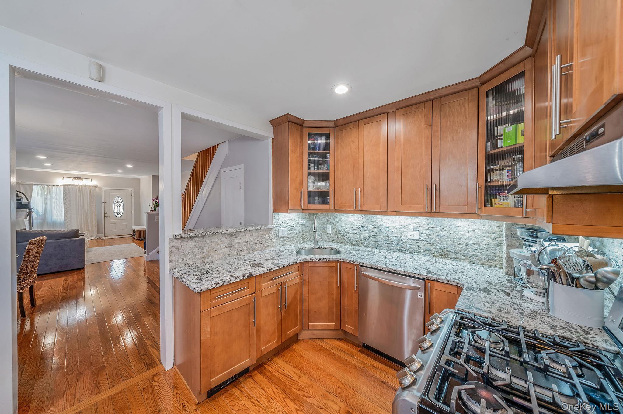 Single Family 69th Queens, NY 11385, MLS-996788-11