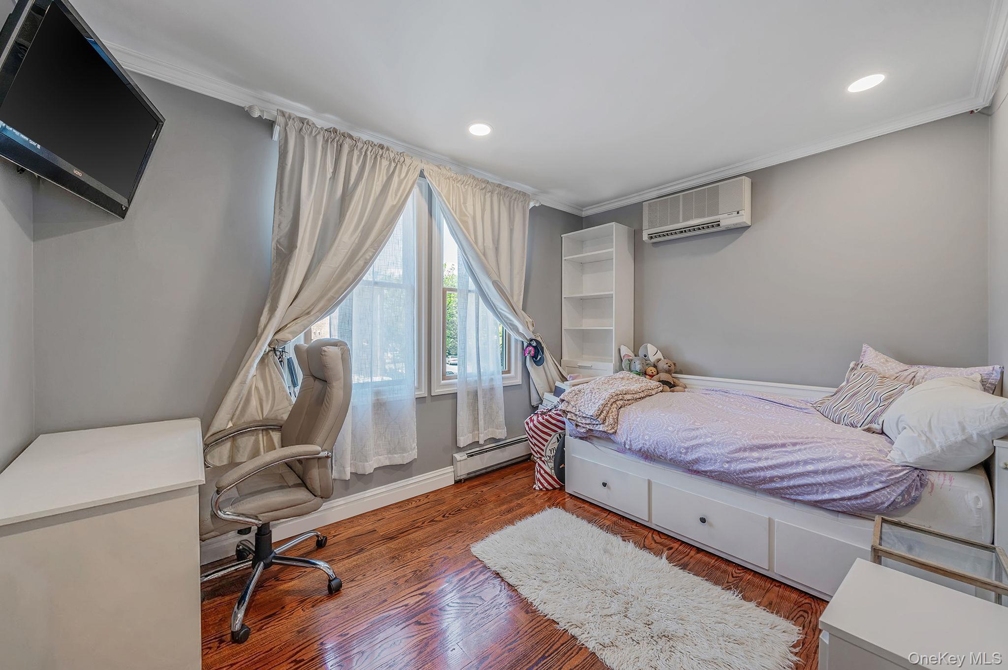 Single Family 69th Queens, NY 11385, MLS-996788-19