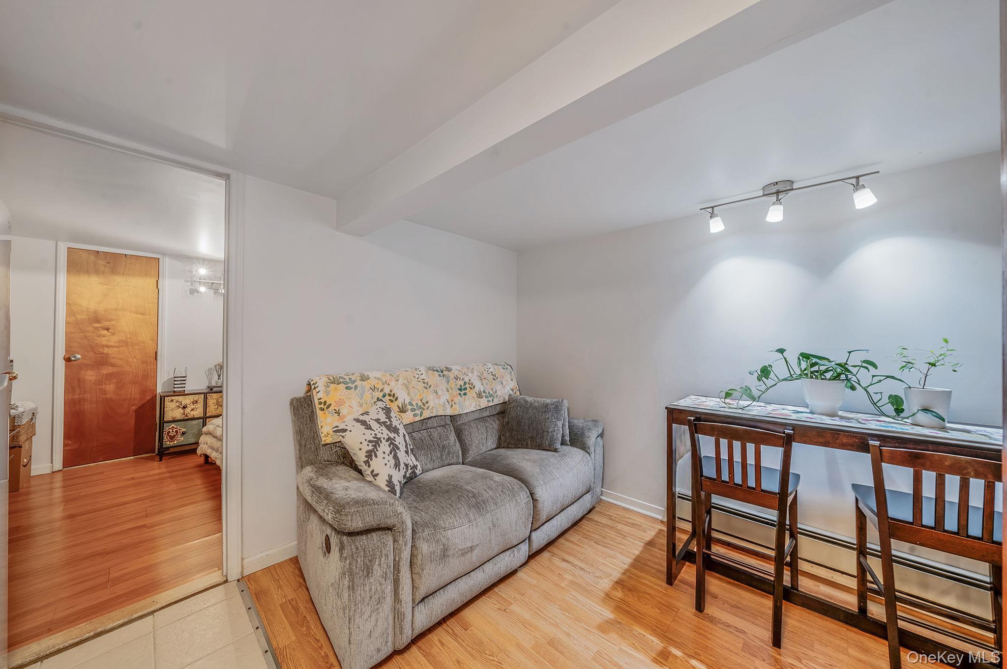 Single Family 69th Queens, NY 11385, MLS-996788-22