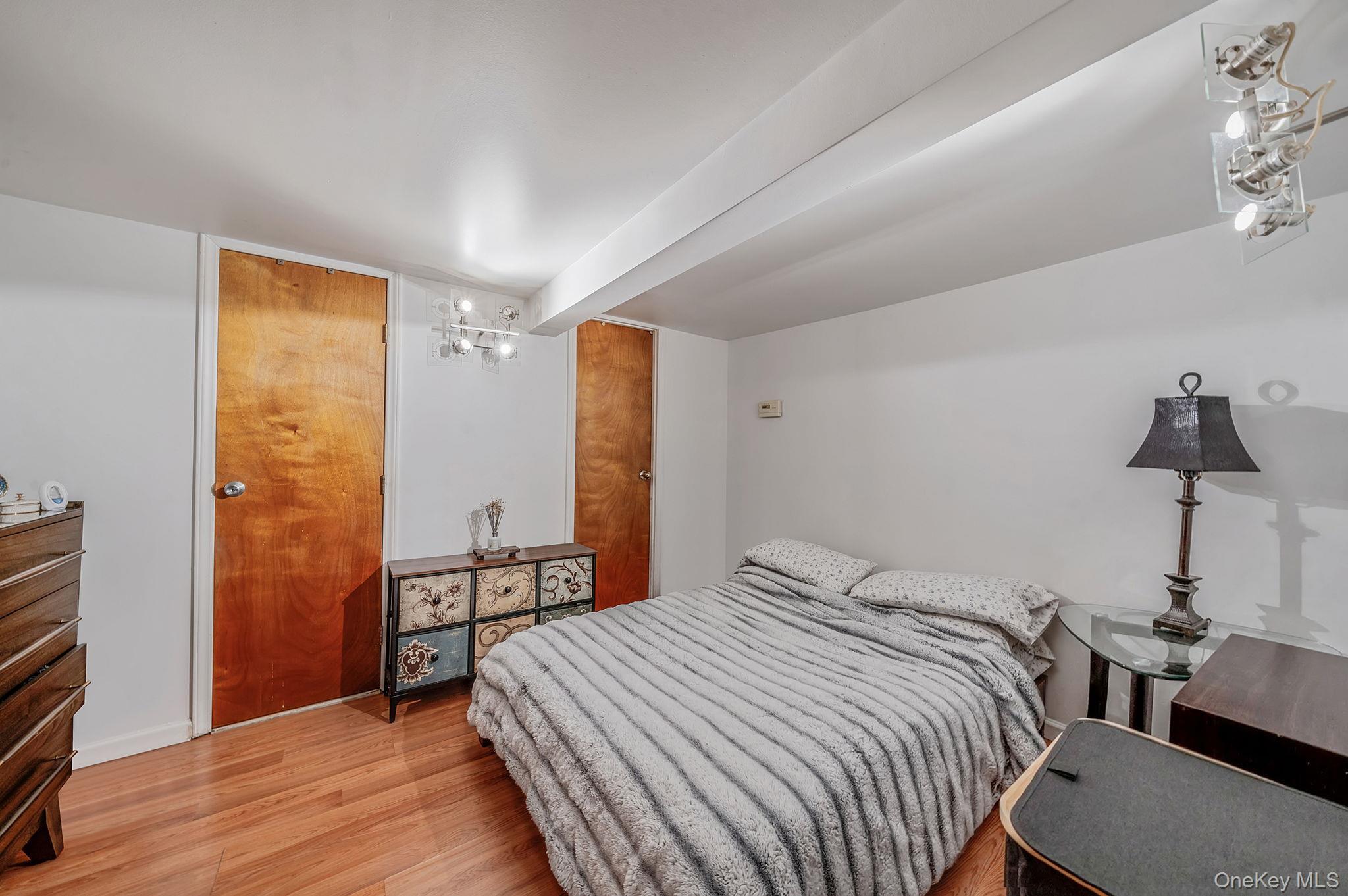 Single Family 69th Queens, NY 11385, MLS-996788-25