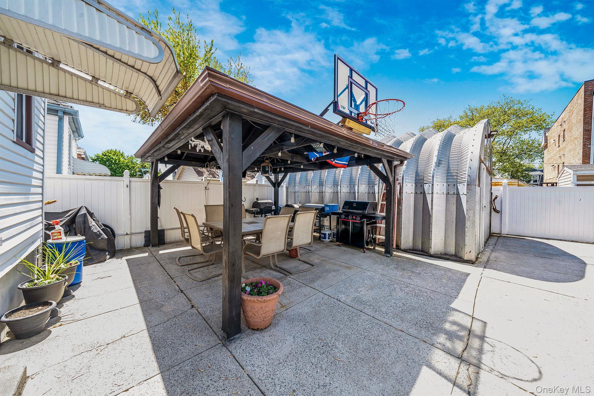Single Family 69th Queens, NY 11385, MLS-996788-29